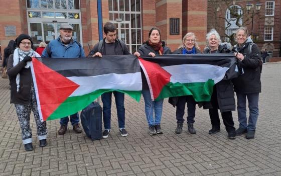 نشطاء عطلوا مصنع شينستون للأسلحة