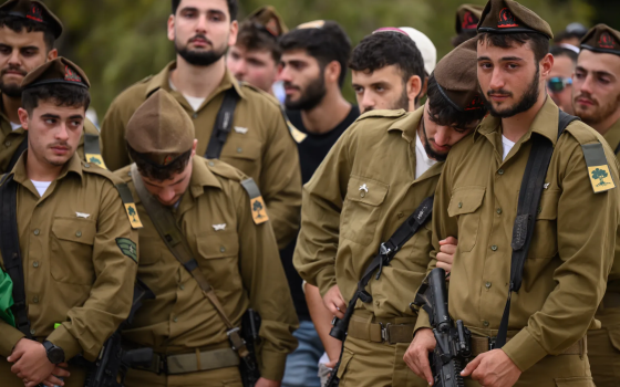 جنود إسرائيليين بحالة يأس