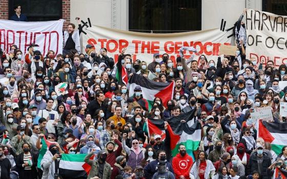 مظاهرة طلابية حاشدة لدعم فلسطين