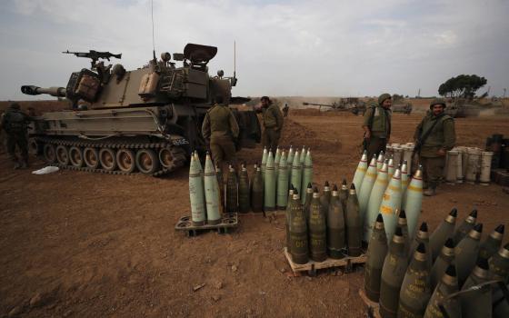 أسلحة لجيش الاحتلال الإسرائيلي