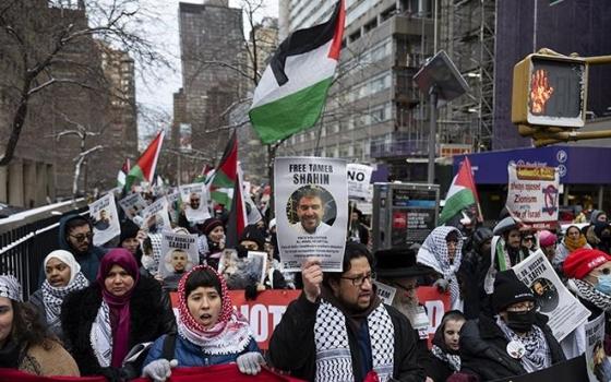 مظاهرة بنيويورك لدعم الدكتور حسام أبو صفية