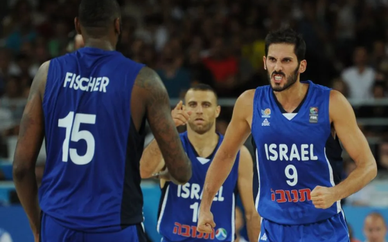 لاعبون كرة سلة للفريق الإسرائيلي