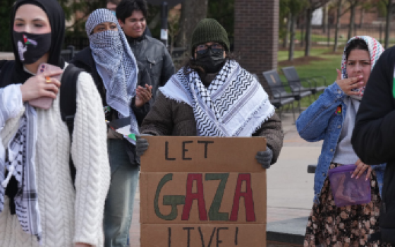 طلاب بوقفة تضامنية لأجل فلسطين