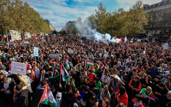 مظاهرة حاشدة لدعم فلسطين