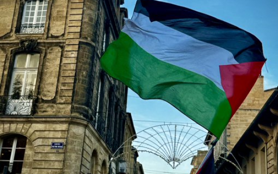 رفع العلم الفلسطيني