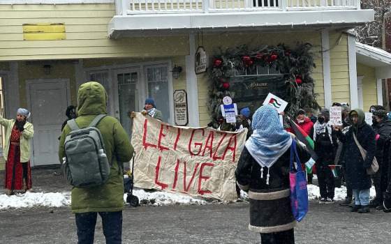 احتجاج على مهرجان "صندانس" السينمائي