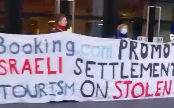 احتجاج مندد بدعم شركة بوكينغ للمستوطنات