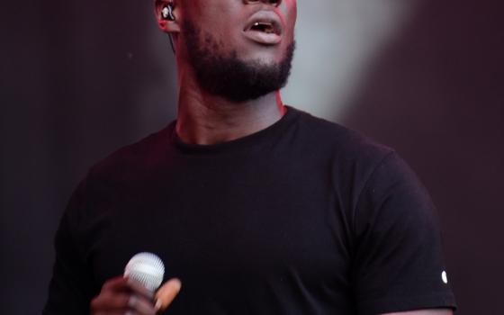 مغني الراب البريطاني ستورمزي