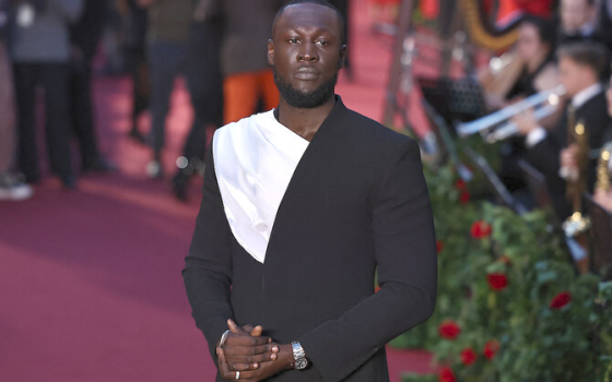 ستورمزي- مغني راب بريطاني