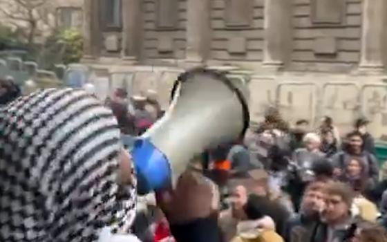 هتاف بمظاهرة بريطانية ضمن يوم عمل ضد تهجير الشعب الفلسطيني