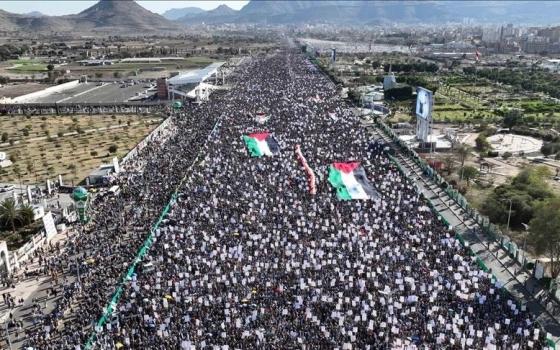 مظاهرة جماهيرية في اليمن رفضًا لمخطط تهجير أهل غزة