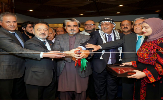 لقطة من افتتاح معرض حول الثقافة الفلسطينية في باكستان