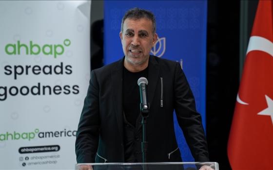 خلوق ليفنت- مغني تركي