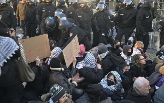 قمع واعتقالات للمتظاهرين في برلين