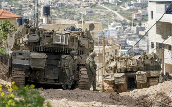 دبابة للاحتلال في إحدى مناطق الضفة  