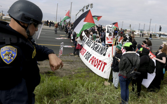 احتجاج مقابل مطار أوهير في شيكاغو