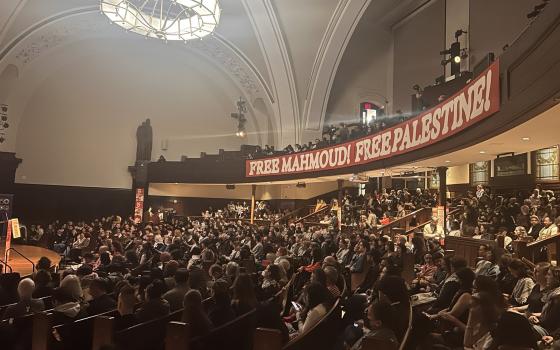 في نيويورك.. مهرجان تضامني مع الطالب محمود خليل رفضًا لاعتقاله