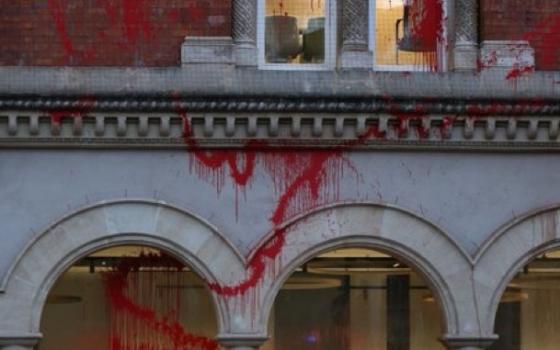 تؤمن "إلبيت".. نشطاء من "حركة فلسطين" يستهدفون "أليانز" في بريستول