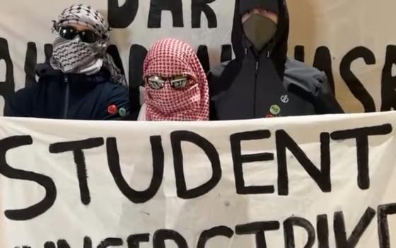 "يسقط الكيان الصهيوني".. طلاب جامعة غلاسكو يبدأون إضرابًا تضامنيًا عن الطعام