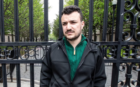 قاد احتجاجات تضامنية.. مئات الآلاف يتضامنون مع طالب يواجه التهديد بالترحيل