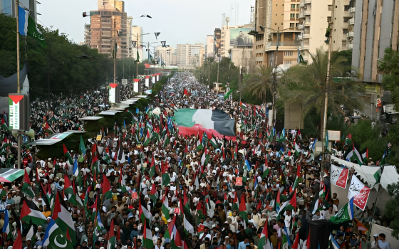 حشود غفيرة تحيي مظاهرة داعمة لفلسطين بالباكستان