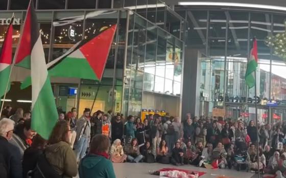 اعتصام في محطة قطارات أوتريخت تضامنًا مع فلسطين