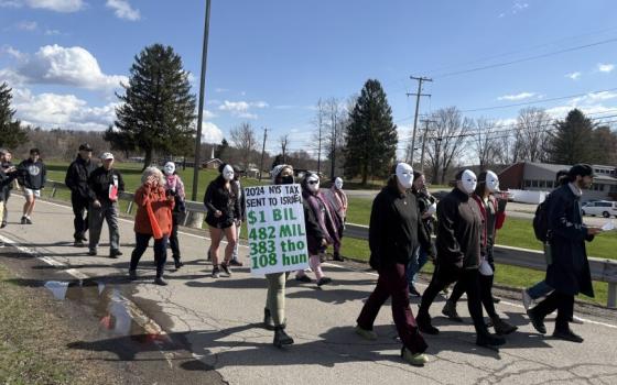 بمشاركة طلاب ونشطاء.. احتجاج أمام شركات الأسلحة في بينغهامتون دعمًا لفلسطين