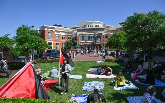 مداهمة منازل طلاب مؤيدين لفلسطين بجامعة ميشيغان