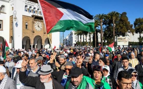 "أوقفوا العدوان الصهيوني".. محامون مغاربة يتظاهرون بالدار البيضاء دعما لغزة ورفضًا للتهجير