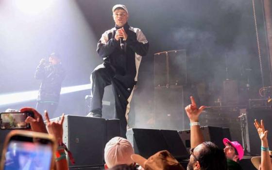 راب أيرلنديون يتهمون "كوتشيلا" بحذف رسائل داعمة لفلسطين