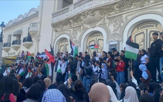 وقفة تضامنية في تونس مع غزة وتأبين للطالب فارس خالد