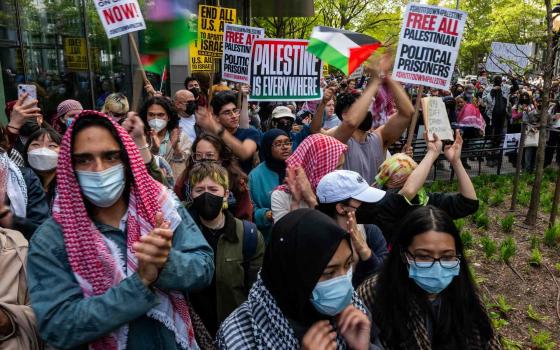 ألغوا تأشيراتهم!.. دعوى قضائية ضد مسؤولين في إدارة "ترامب".