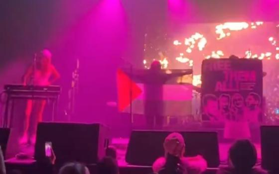 فرقة موسيقية أمريكية تدعم فلسطين في مهرجان "كوتشيلا"