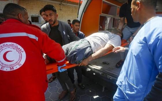 أطباء مغاربة يطالبون بحماية زملائهم في قطاع غزة