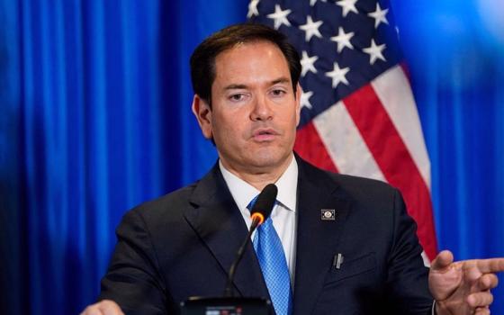 أمريكا تفحص وسائل التواصل للمتقدمين لتأشيرة الدراسة