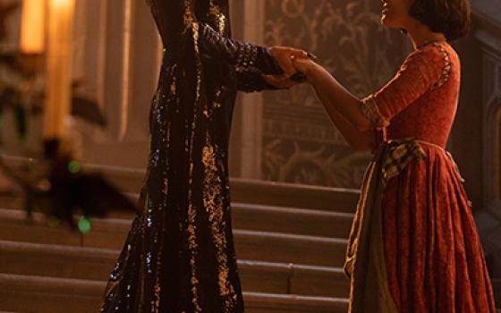 على خطى الدول العربية.. سلطنة عمان تقرر منع عرض فيلم "سنو وايت"