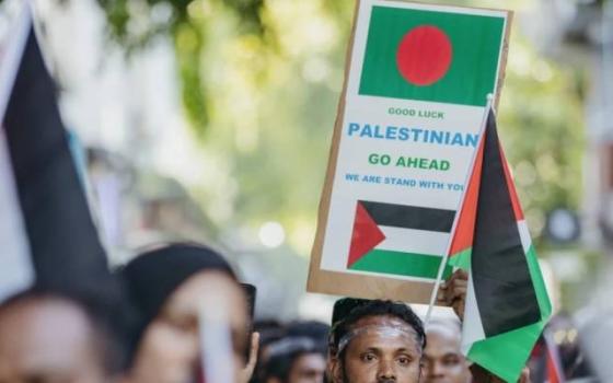 المالديف تصادق على قانون يمنع دخول الإسرائيليين إلى البلاد.. واحتجاجات في الرباط ضد رسو سفينة تحمل أسلحة للاحتلال