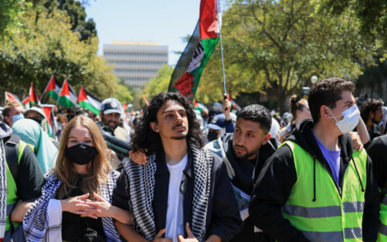 قمع للتضامن!.. إدارة ترامب تلغي عشرات التأشيرات بجامعة كاليفورنيا