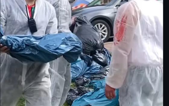 في السويد.. طلاب من جامعة جوتنبرج يجسدون الإبادة في غزة