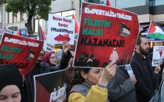 لا ممر لأسلحة الإبادة.. وقفة تركية رافضة لوصول سفينة “نيكسو ميرسك”