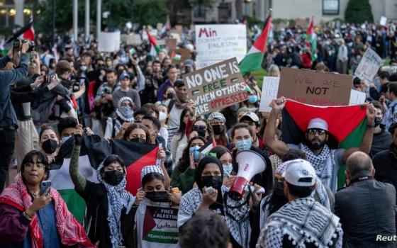 أيدوا فلسطين جامعة ميشيغان تفصل موظفًا وتُعلّق 4 آخرين عن العمل