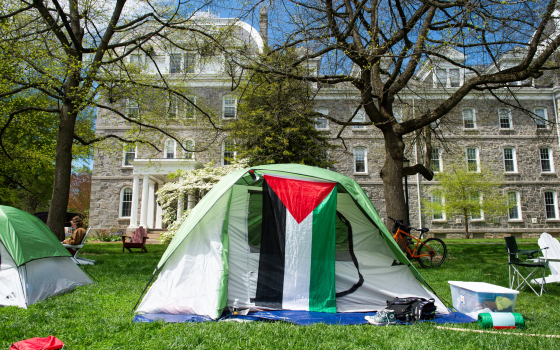 مُنعوا من دخول الجامعة.. ‌حملة القمع الأمريكي للتضامن تطال طلاب سوارثمور