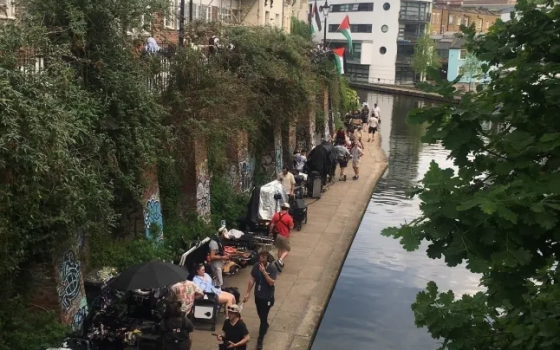 احتجاج يحاصر موقع تصوير الممثلة الإسرائيلية “غال غادوت”