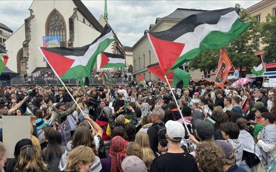 تخللها ضرب وقمع.. مظاهرة في بازل رفضًا لمشاركة الاحتلال في "يوروفيجن 2025