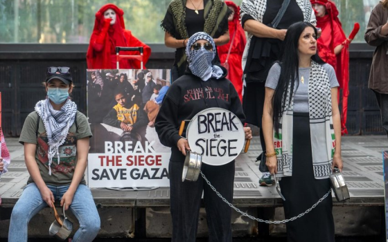 احتجاج أسترالي ضد استخدام الاحتلال للتجويع كسلاح في غزة