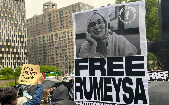 مؤيدين لفلسطين.. محكمة ترفض طلب ترامب بإبقاء طالبين قيد الاحتجاز