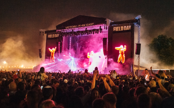 تستثمر بشركات الاحتلال.. مقاطعة فنية لمهرجان بسبب ملكية شركة “KKR”