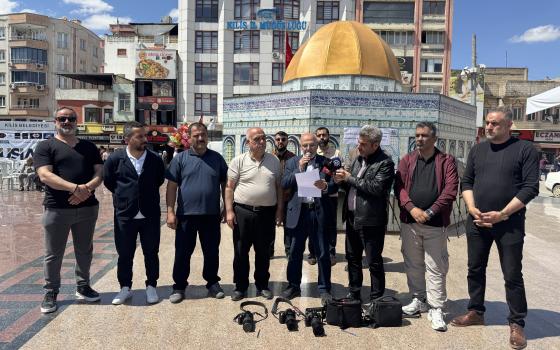 "212 شهيد " صحفيون أتراك يستنكرون استهداف زملائهم في غزة