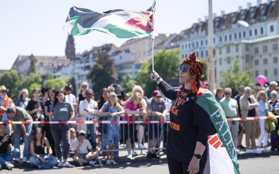 احتجاج صامت في شوارع بازل رفضًا لمشاركة الاحتلال في "يوروفيجين"