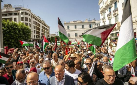 تظاهرة في تونس للمطالبة بكسر الحصار ووقف التجويع